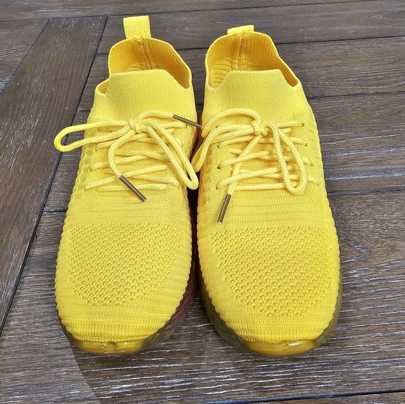 Taxi Sneakers, Women's Size 8 - Picture 3 of 8